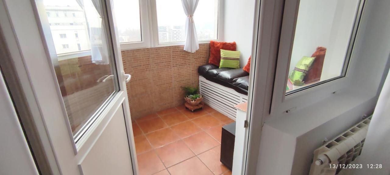 Platinum Apartment - Apartament Cu 3 Camere, 2 Dormitoare, 2 Bai, Bucatarie Complet Utilata, 2 Balcoane Bükreş Dış mekan fotoğraf