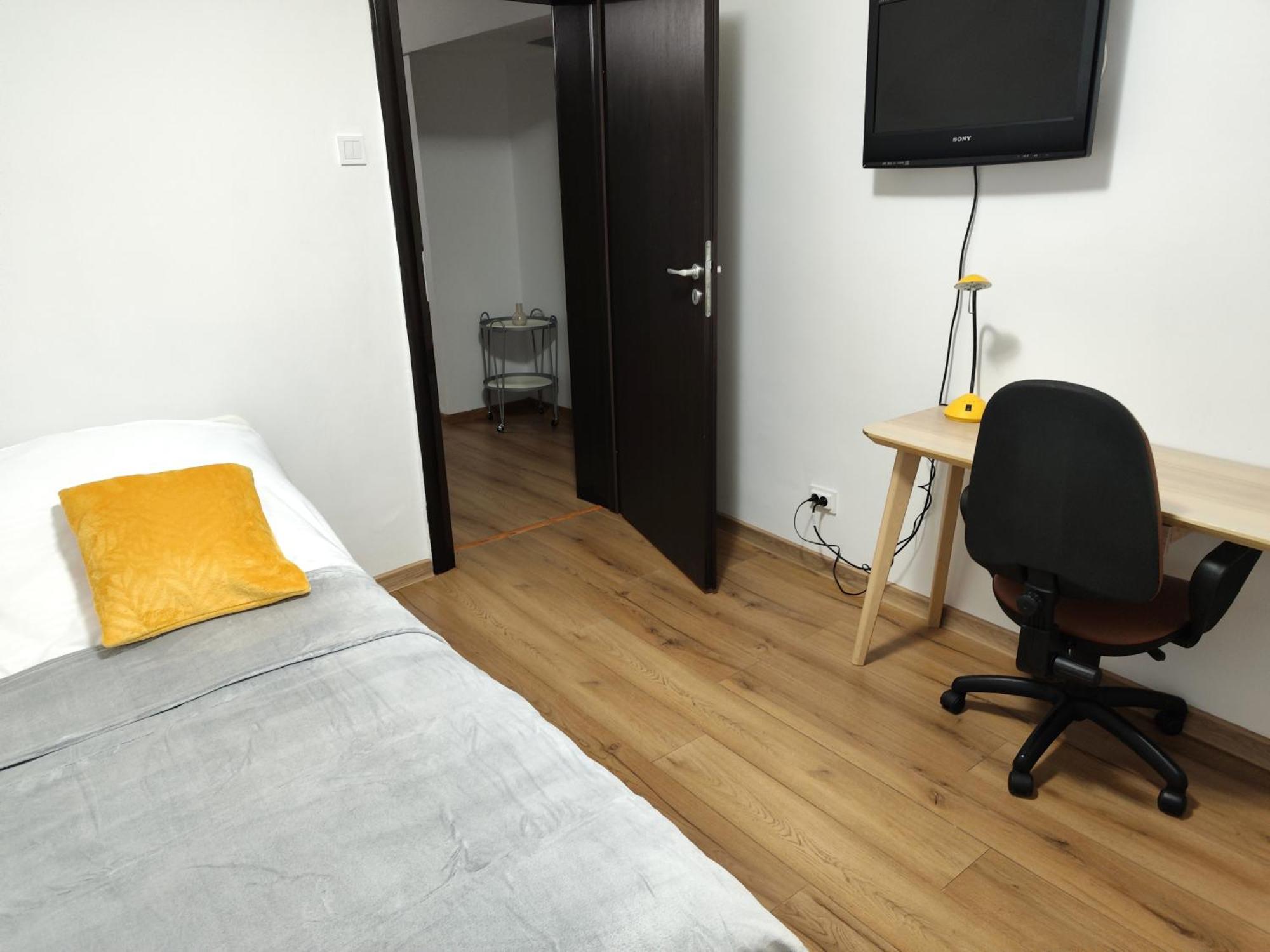 Platinum Apartment - Apartament Cu 3 Camere, 2 Dormitoare, 2 Bai, Bucatarie Complet Utilata, 2 Balcoane Bükreş Dış mekan fotoğraf
