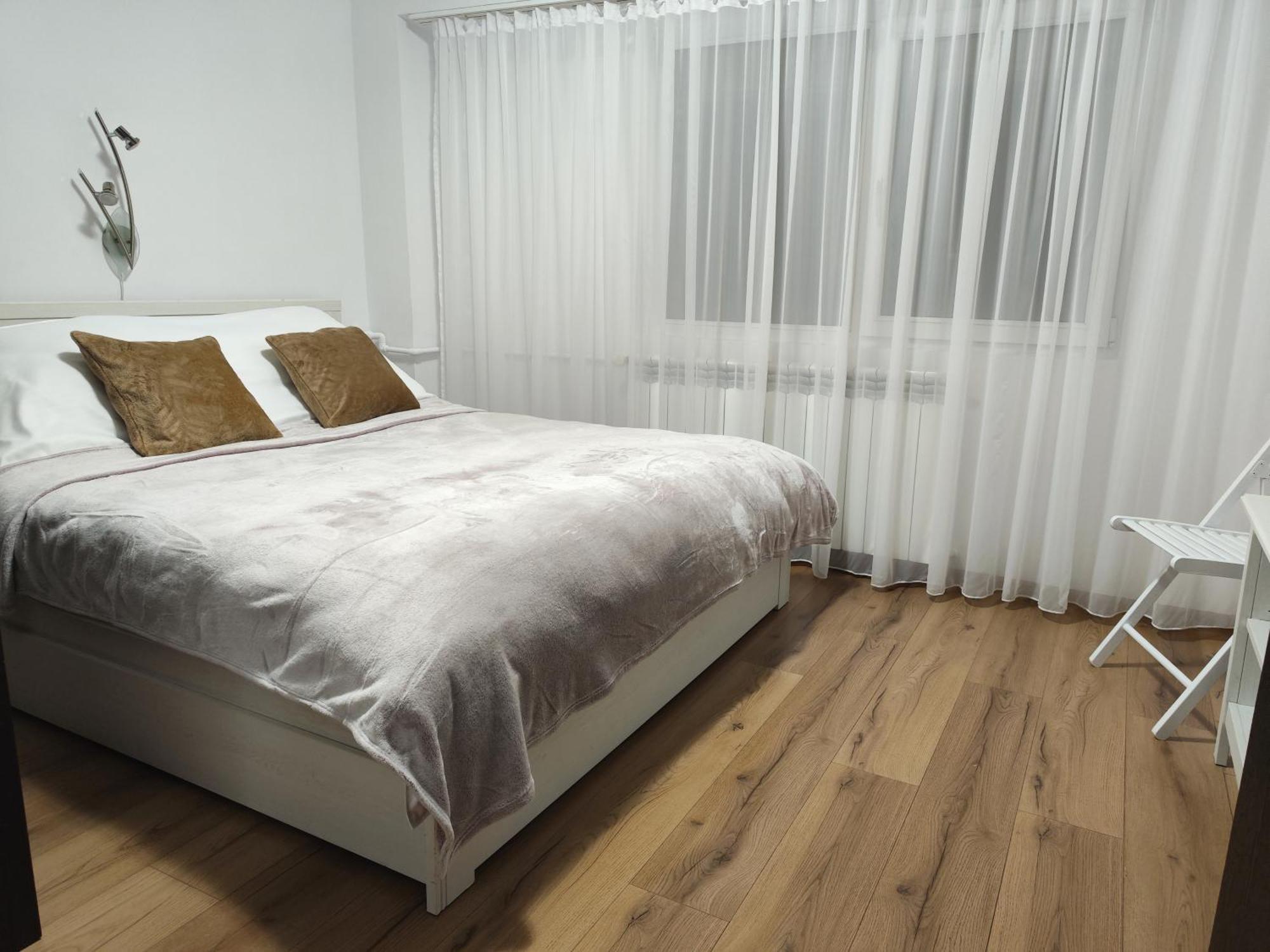 Platinum Apartment - Apartament Cu 3 Camere, 2 Dormitoare, 2 Bai, Bucatarie Complet Utilata, 2 Balcoane Bükreş Dış mekan fotoğraf
