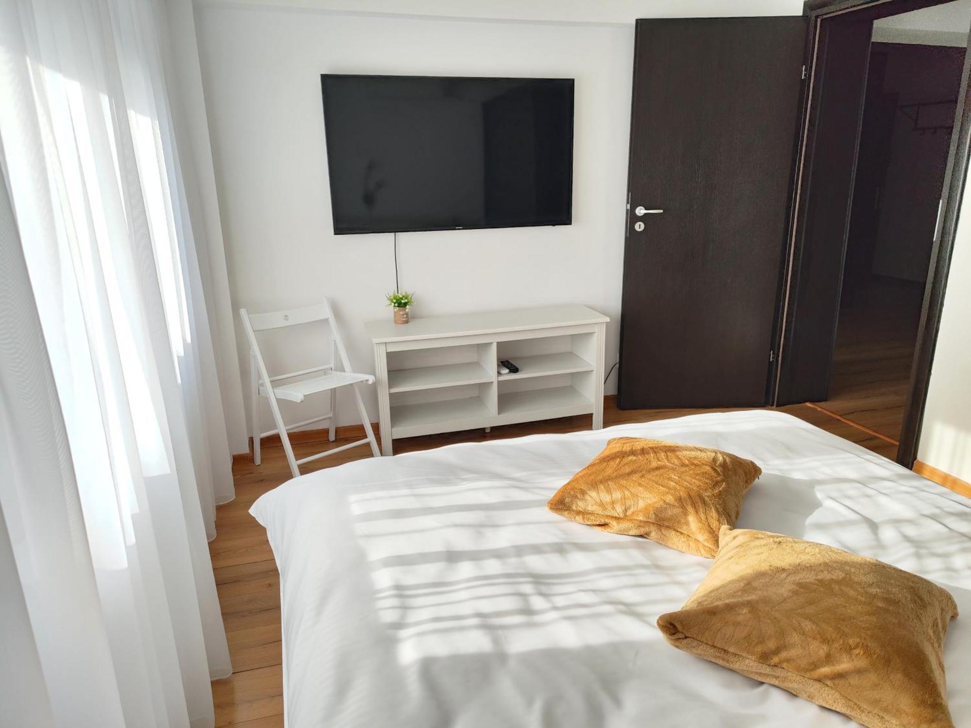 Platinum Apartment - Apartament Cu 3 Camere, 2 Dormitoare, 2 Bai, Bucatarie Complet Utilata, 2 Balcoane Bükreş Dış mekan fotoğraf